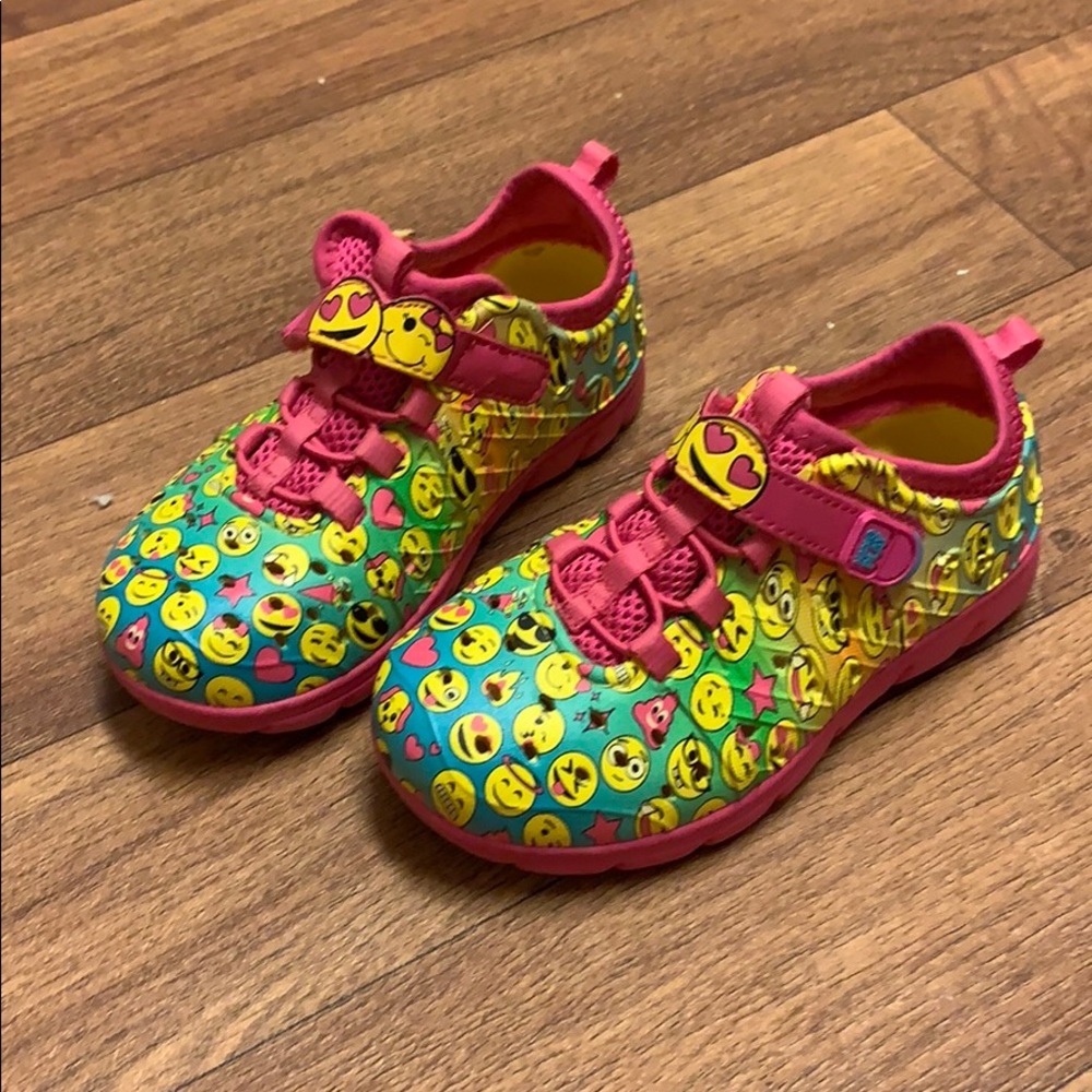 Stride rite made2play phibian sneaker sandal